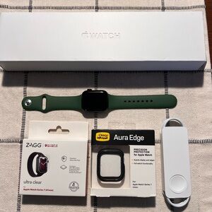 Apple Watch Series 7 41mm - Green w/ Accessories